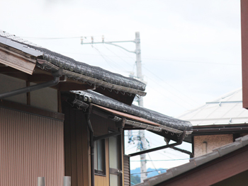 郡上市八幡町 渡辺瓦店 ゆきもちくん取り付け 