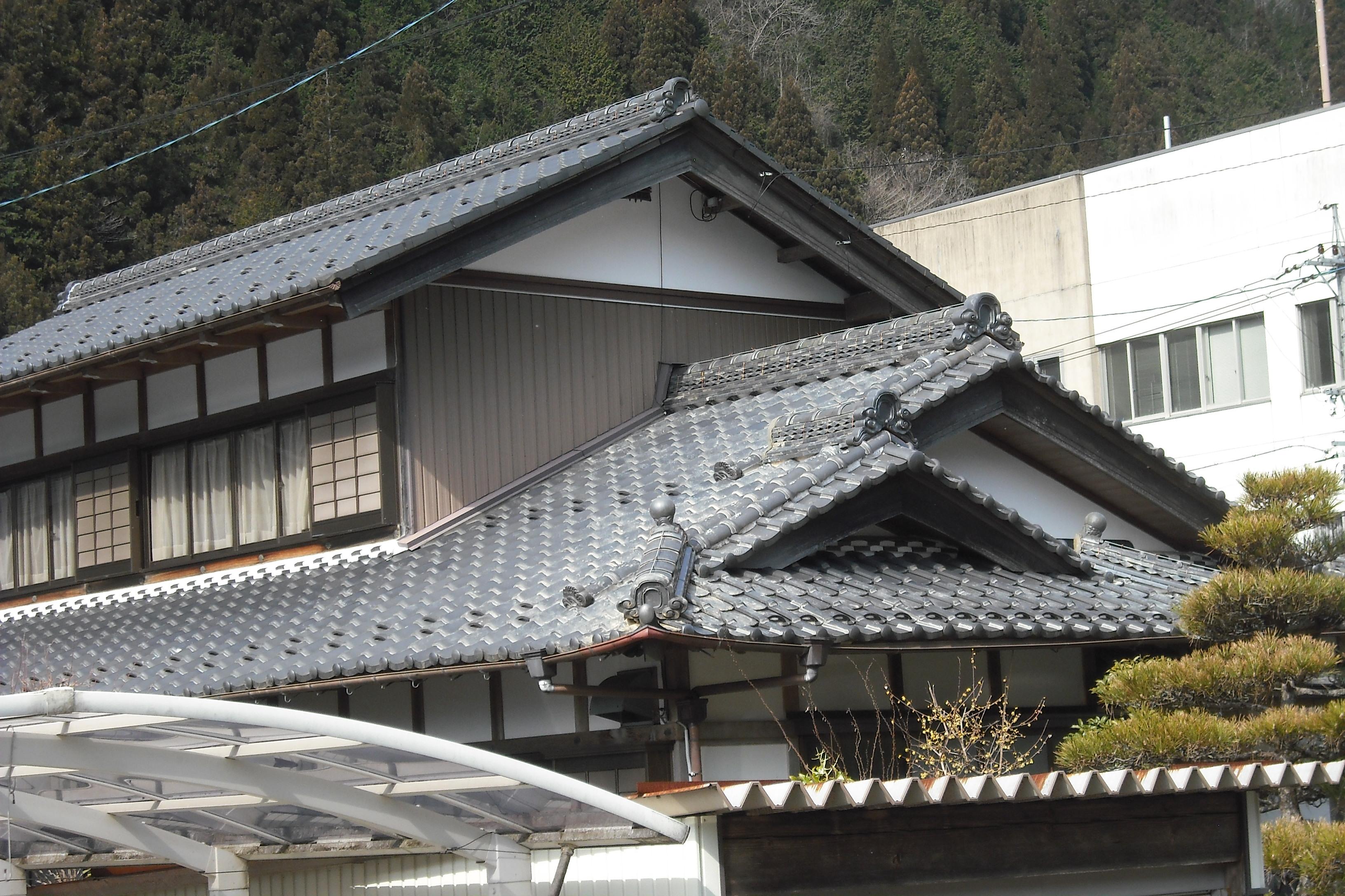 岐阜県　屋根修理　ラバーロック　渡辺瓦店